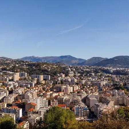 Apartment Hill A Terrasse 130m2, Vue Panoramique, Piscine, Parking Prive, Climatisation, Wifi Nizza