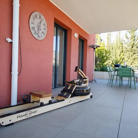 Apartment Hill A Terrasse 130m2, Vue Panoramique, Piscine, Parking Prive, Climatisation, Wifi