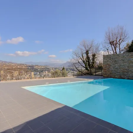 Hill A Terrasse 130m2, Vue Panoramique, Piscine, Parking Prive, Climatisation, Wifi *