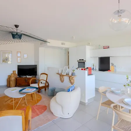 Hill A Terrasse 130m2, Vue Panoramique, Piscine, Parking Prive, Climatisation, Wifi