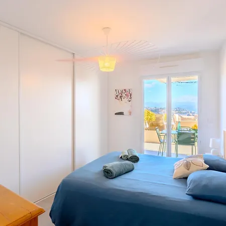 Hill A Terrasse 130m2, Vue Panoramique, Piscine, Parking Prive, Climatisation, Wifi Nizza