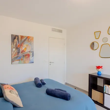 Apartment Hill A Terrasse 130m2, Vue Panoramique, Piscine, Parking Prive, Climatisation, Wifi Nizza